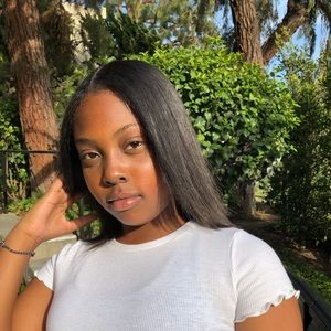 Meet your Posher, Raquel